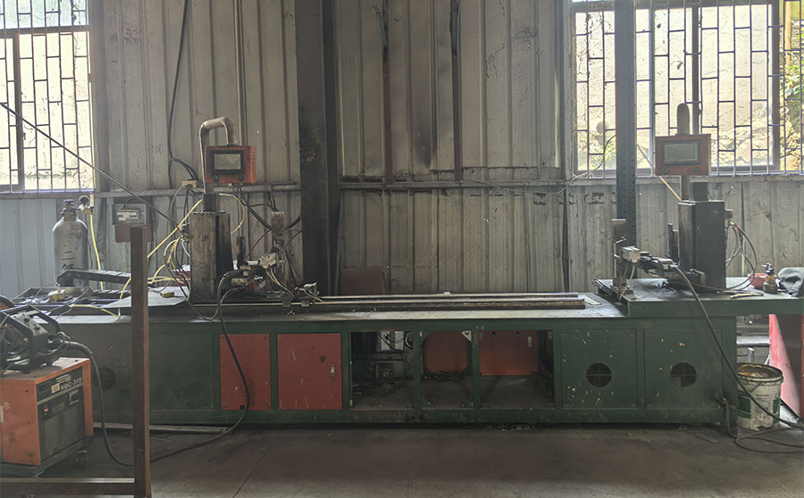 自動焊機